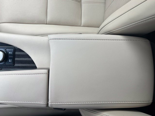Used 2018 Lexus RX 450h AWD w/ Luxury Package image 32