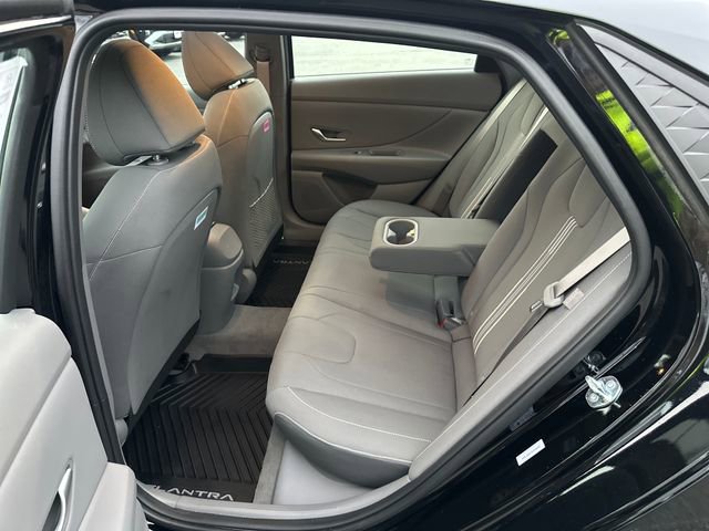 Certified 2025 Hyundai Elantra SEL image 21