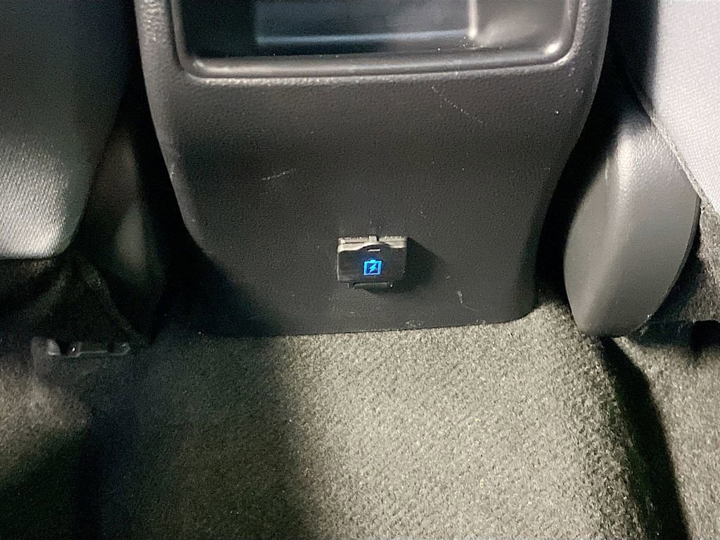 Used 2022 Toyota Corolla SE w/ Carpet Mat Package (TMS) image 24