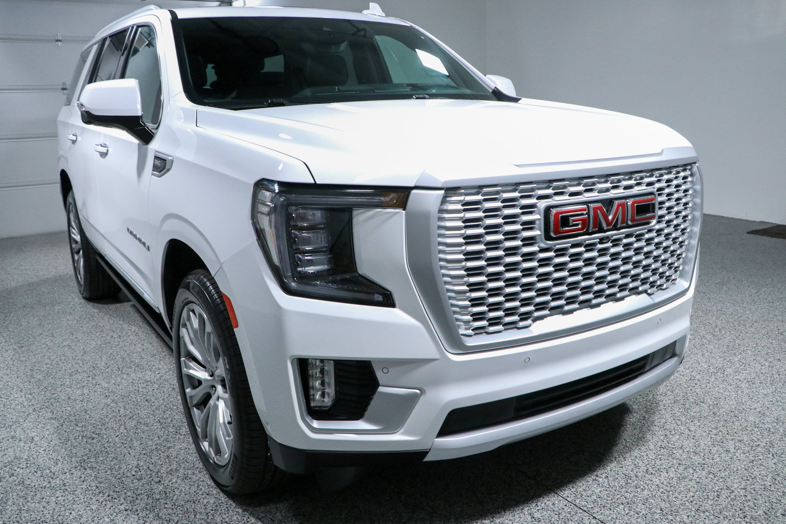 Used 2023 GMC Yukon Denali w/ Denali Reserve Package AWD/4WD image 5