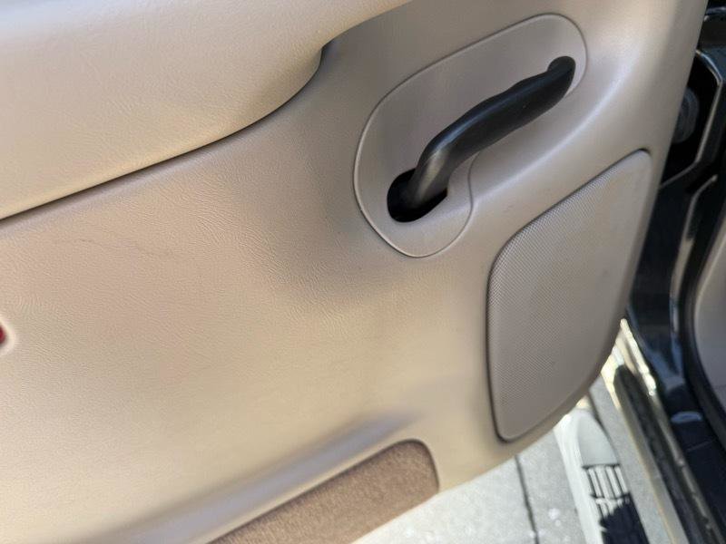 Used 2005 GMC Sierra 3500 SLT w/ Heavy-Duty Power Package image 31