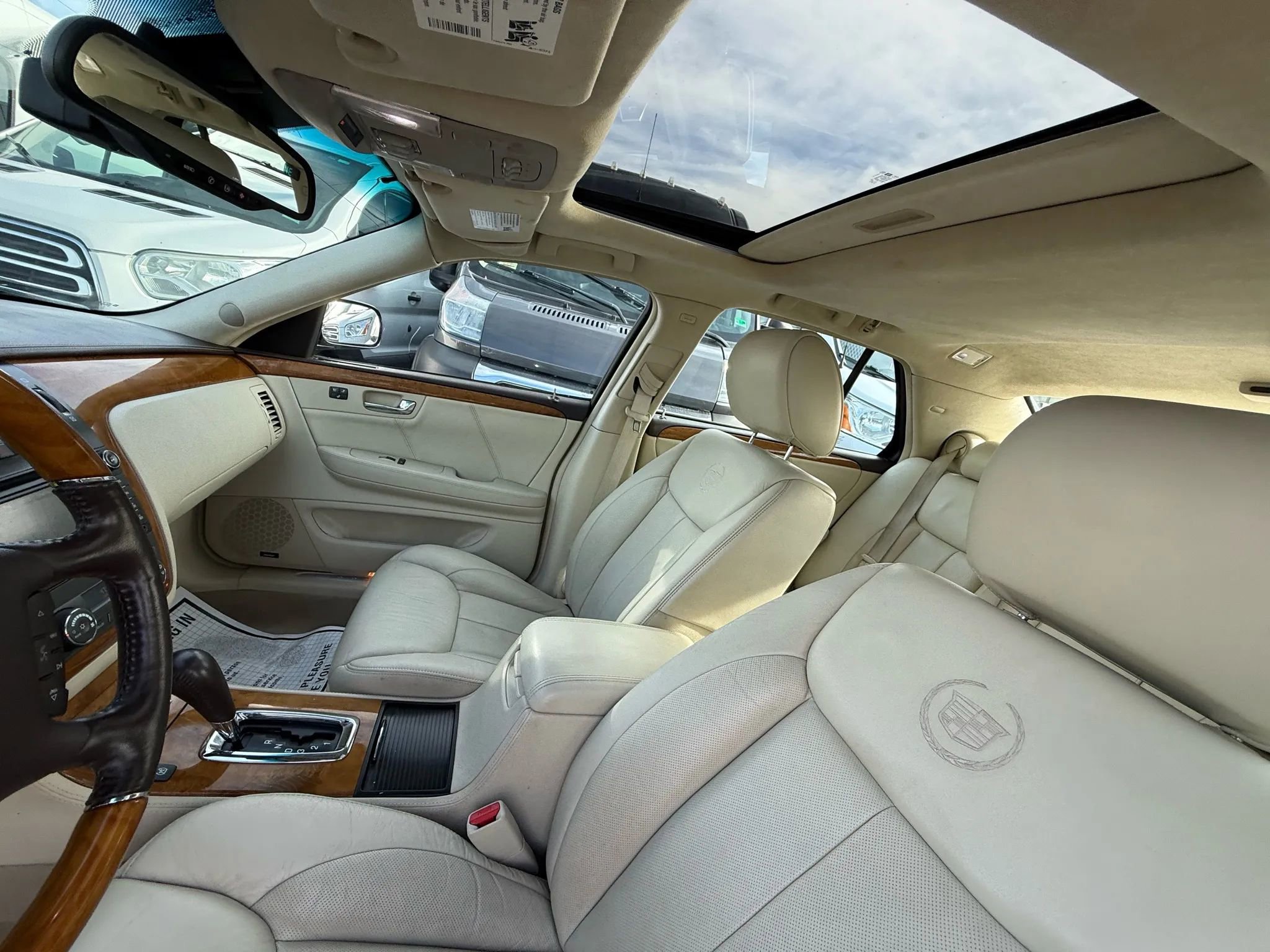 Used 2010 Cadillac DTS Platinum FWD image 35