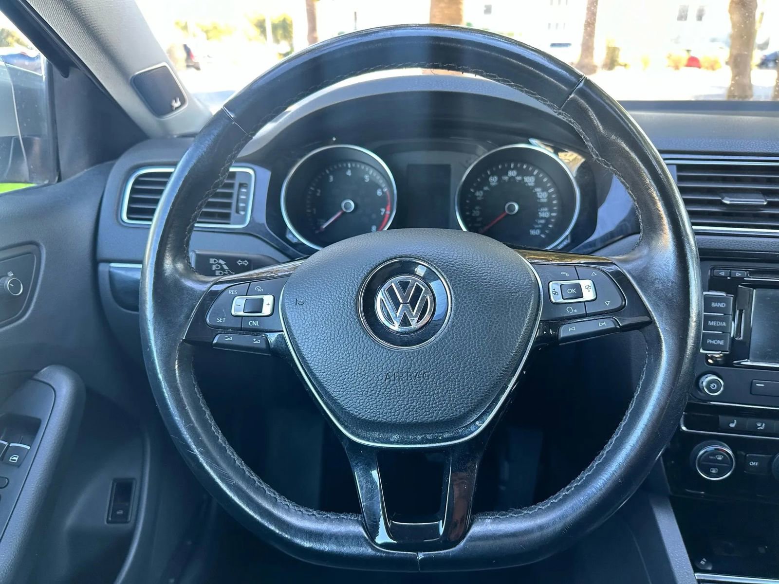 Used 2015 Volkswagen Jetta SEL FWD image 14