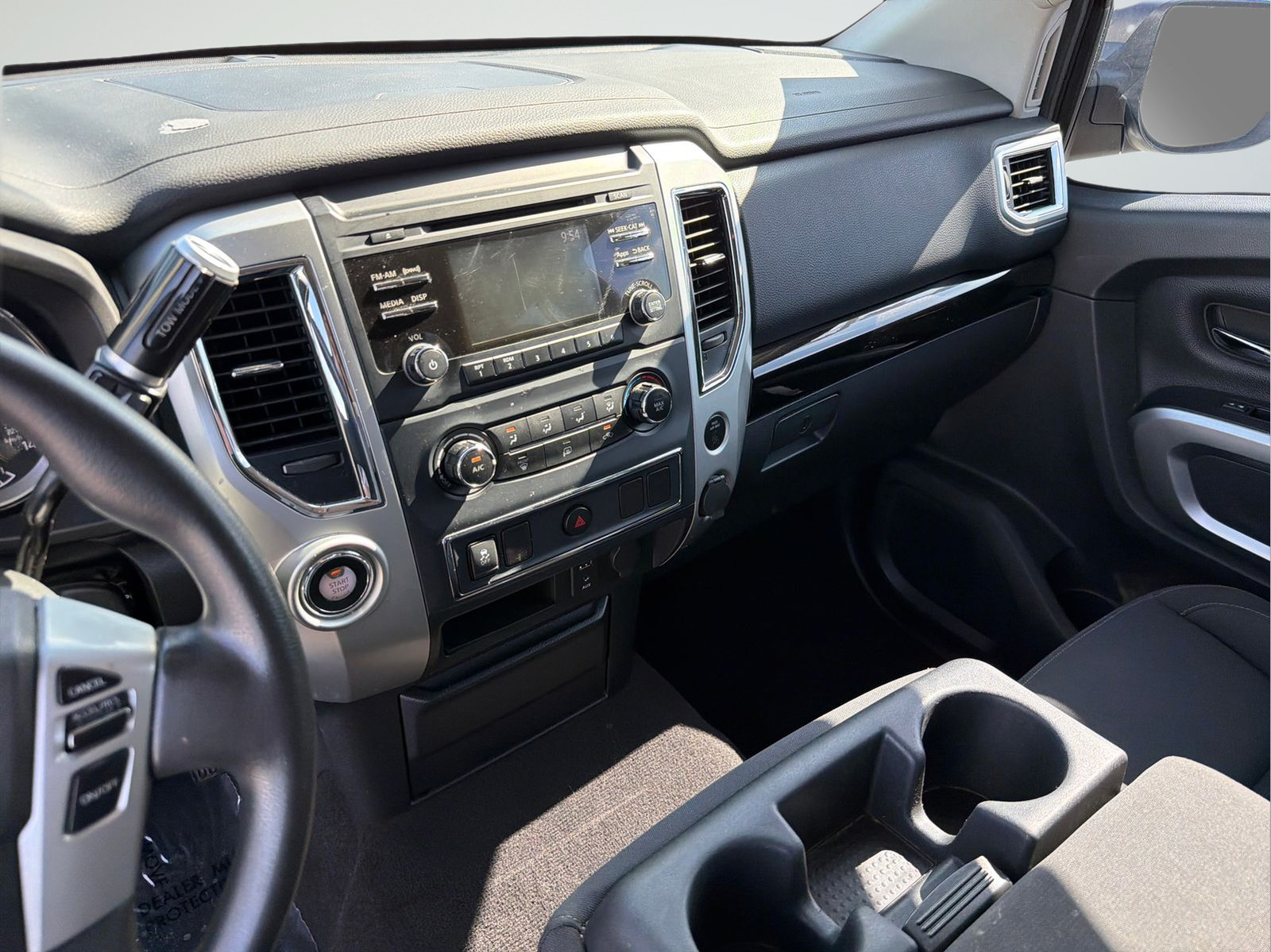 Used 2017 Nissan Titan SV RWD image 15