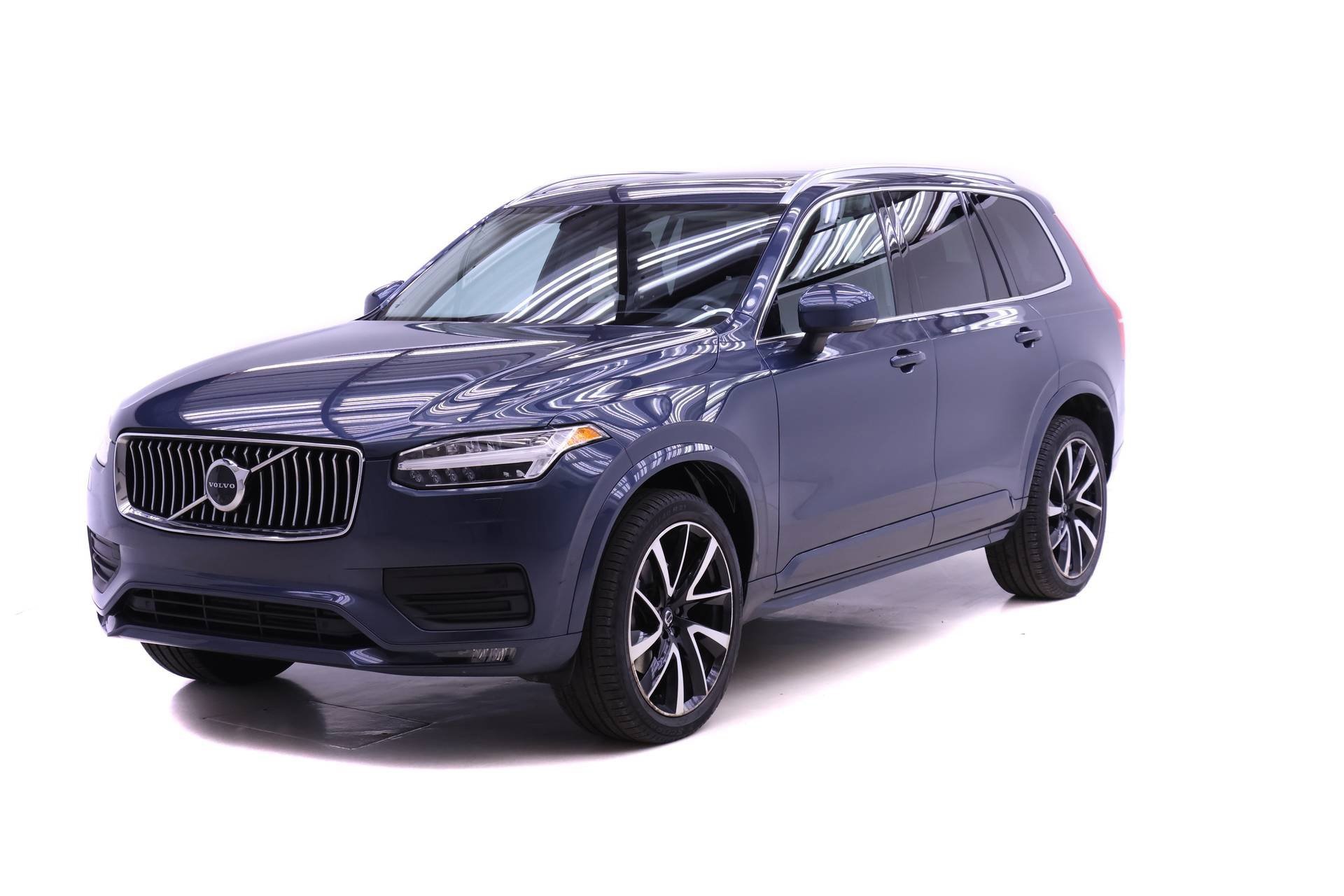 Used 2022 Volvo XC90 T6 Momentum w/ Advanced Package