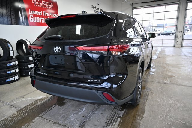 Used 2021 Toyota Highlander XLE image 6