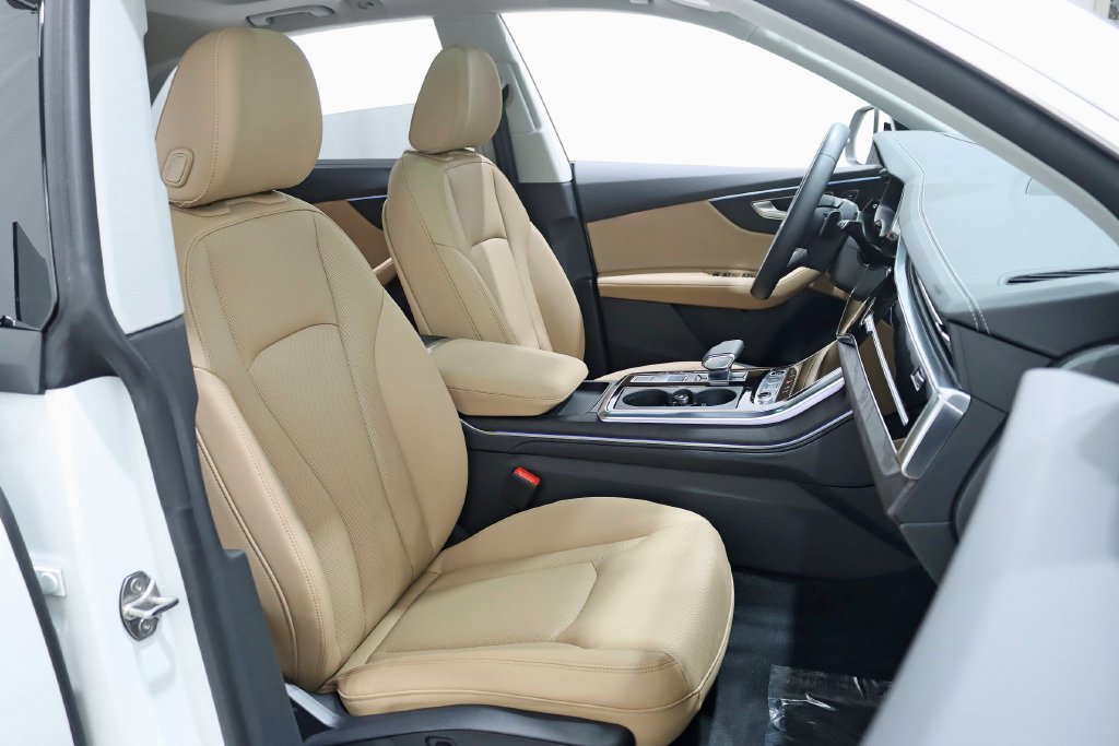 Used 2023 Audi Q8 Prestige AWD/4WD image 29