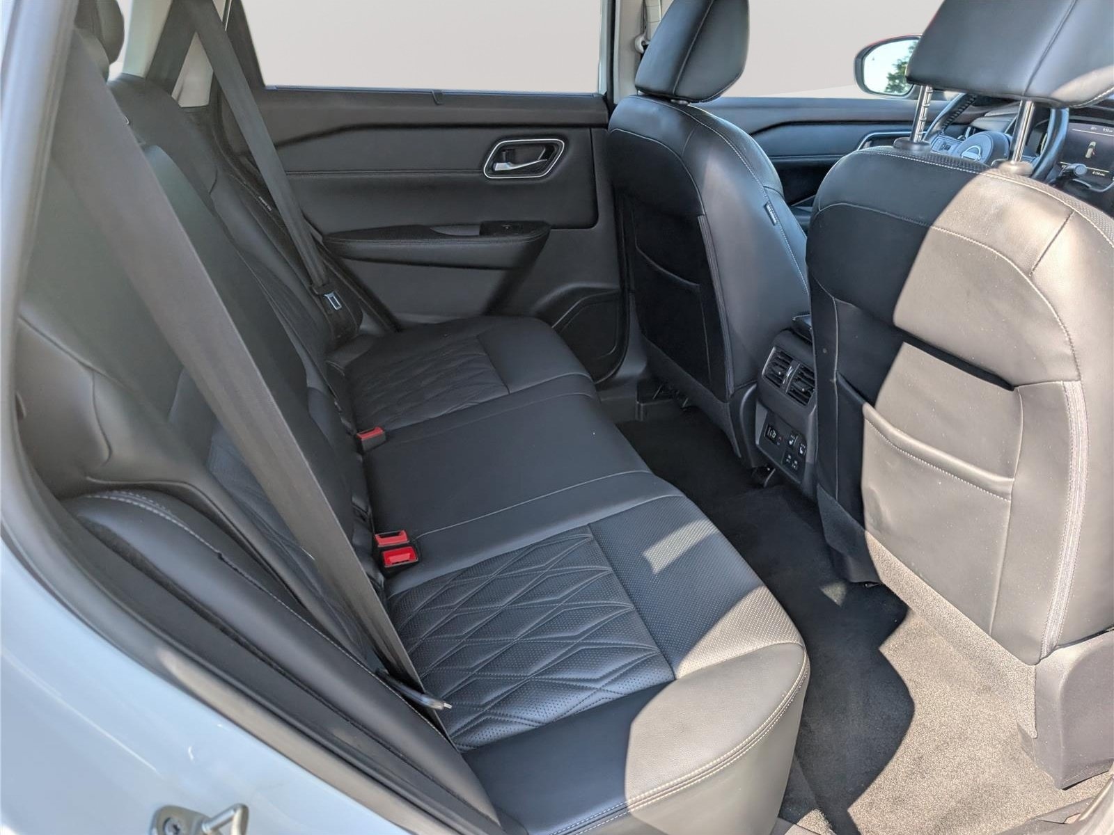 Used 2022 Nissan Rogue Platinum AWD/4WD image 12