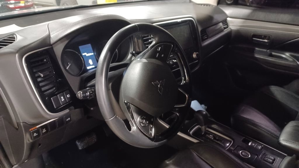 Used 2020 Mitsubishi Outlander SEL image 4