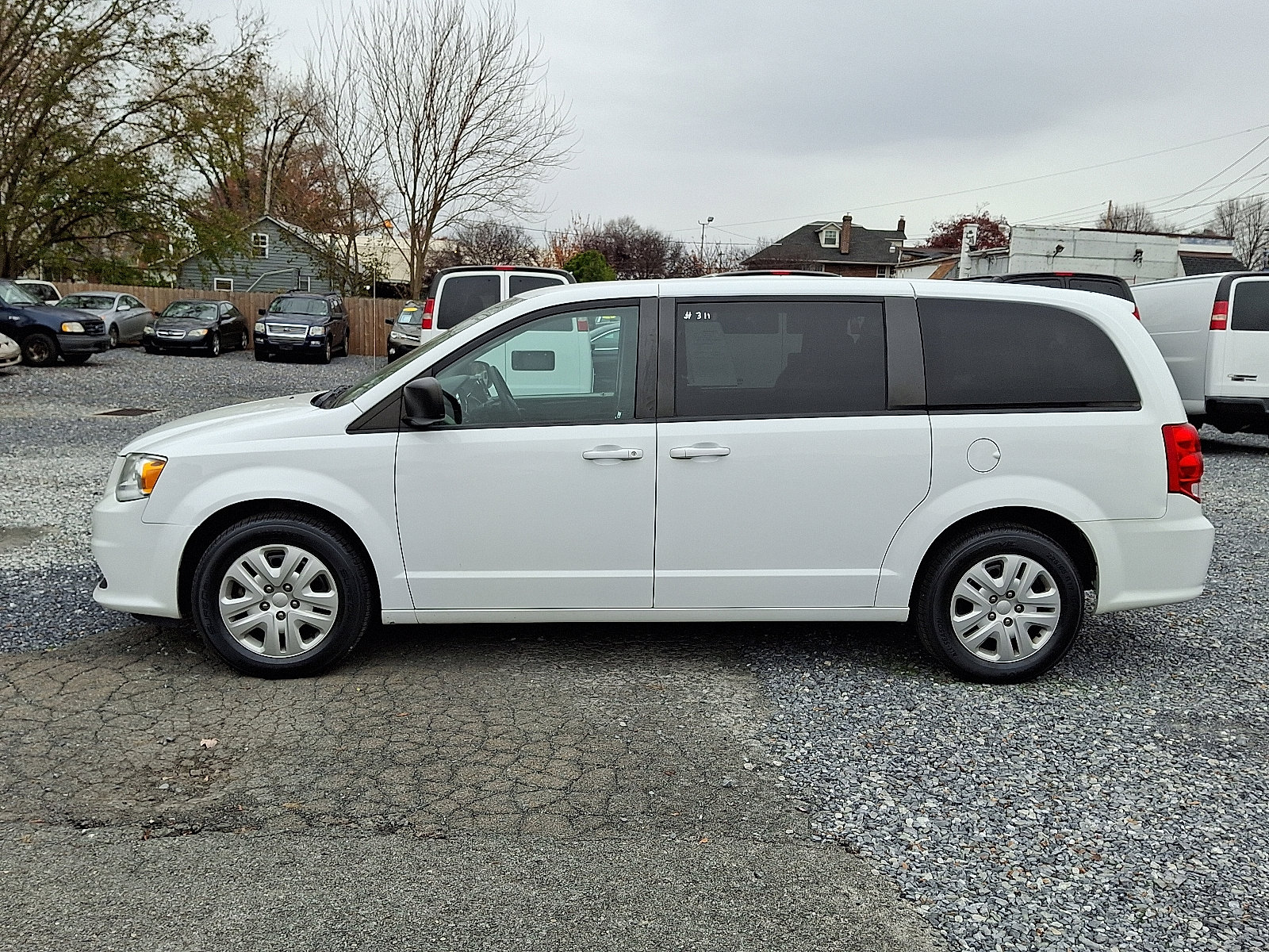 Used 2018 Dodge Grand Caravan SE w/ UConnect Hands-Free Group image 4