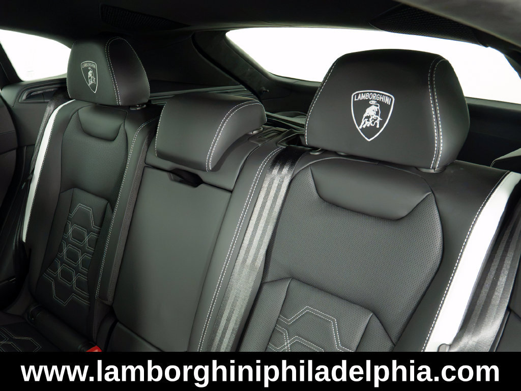 Used 2025 Lamborghini Urus SE AWD/4WD image 45