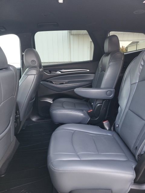 Used 2023 Buick Enclave Essence image 12