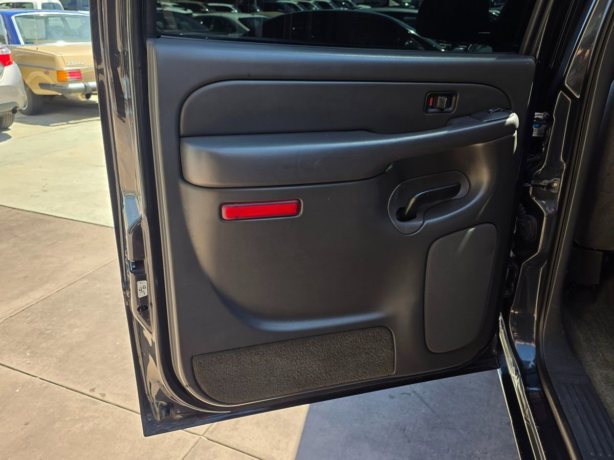 Used 2005 Chevrolet Silverado 1500 LS AWD/4WD image 26