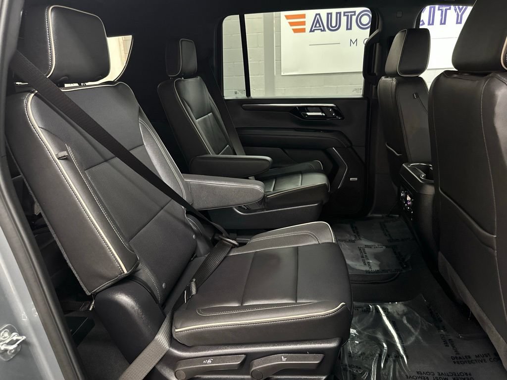 Used 2025 Chevrolet Suburban Premier AWD/4WD image 20