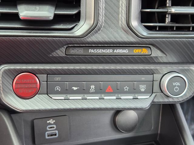 Used 2025 Ford Mustang Coupe RWD image 17