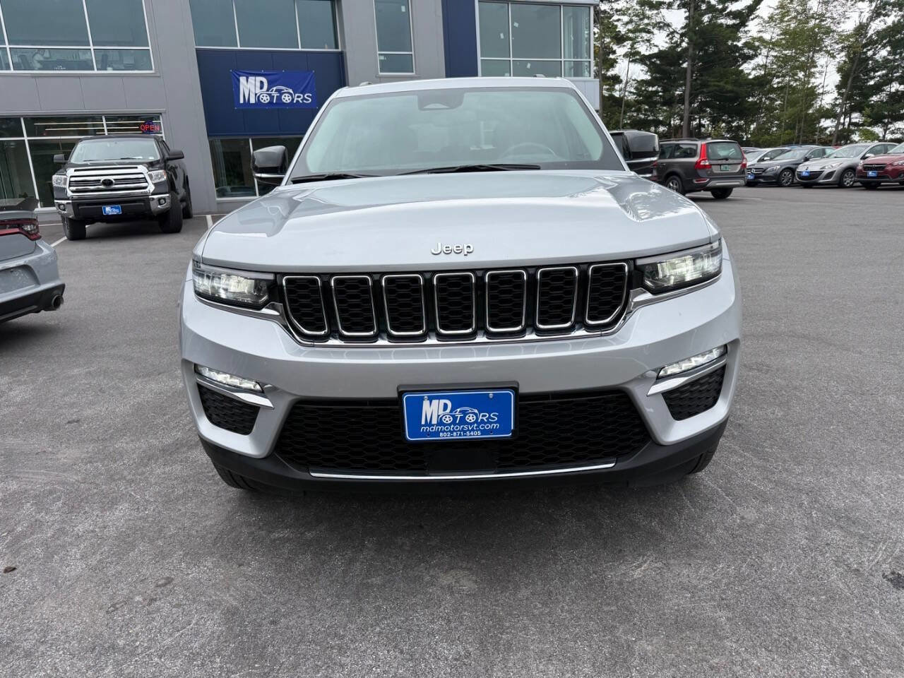 Used 2022 Jeep Grand Cherokee Limited image 3