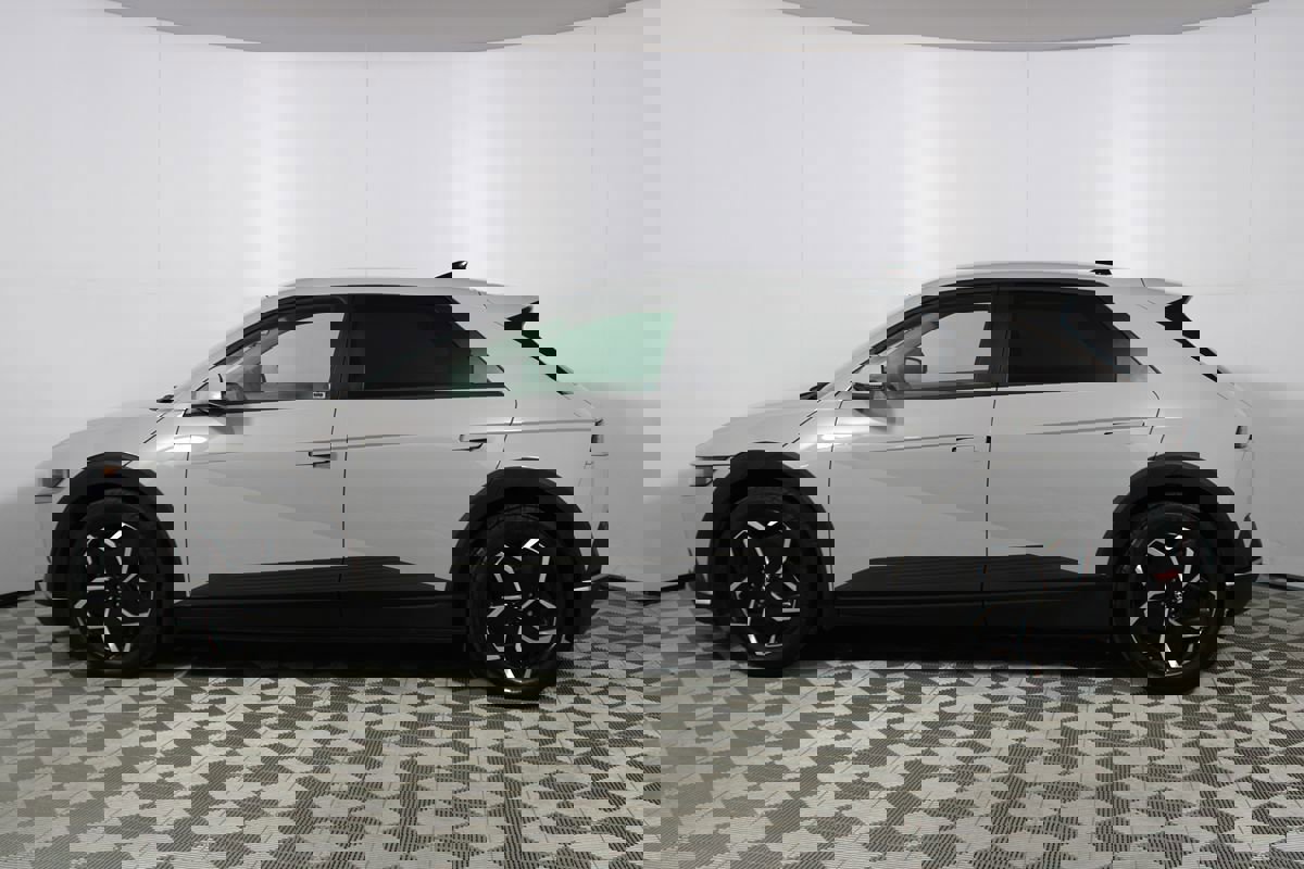 Used 2024 Hyundai Ioniq 5 SE image 28