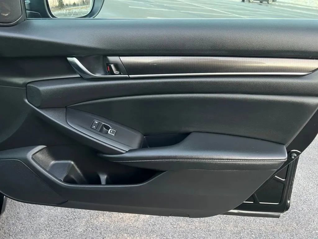 Used 2022 Honda Accord Sport image 16