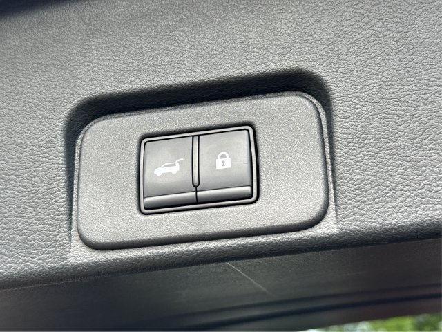 Used 2024 Nissan Rogue SV AWD/4WD image 29