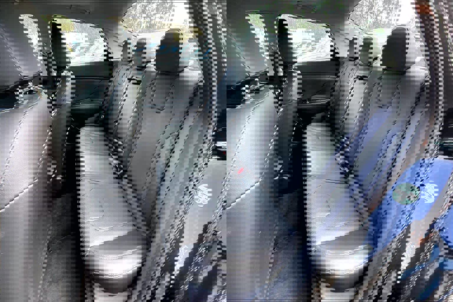 Used 2022 Hyundai Elantra Limited w/ Preferred Accessory Package image 21