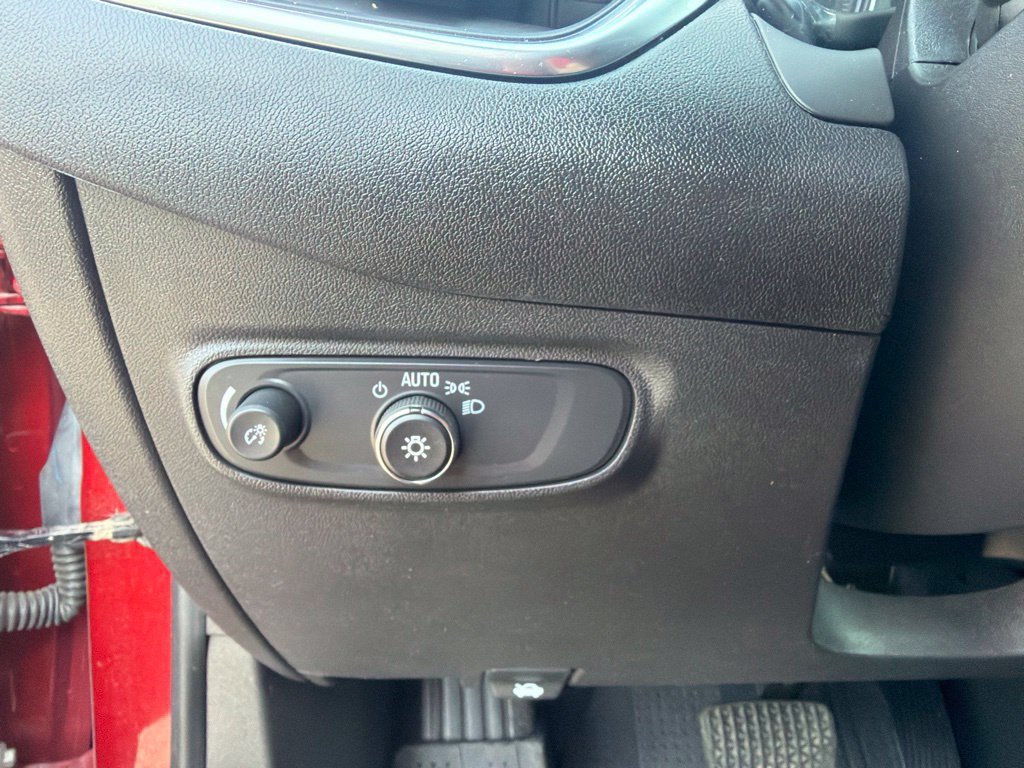 Used 2024 Chevrolet Equinox LT w/ LPO, Floor Liner Package FWD image 30