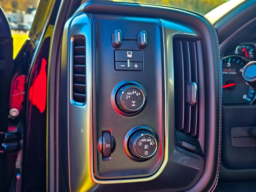 Used 2017 Chevrolet Silverado 1500 LTZ Z71 w/ LTZ Plus Package image 15