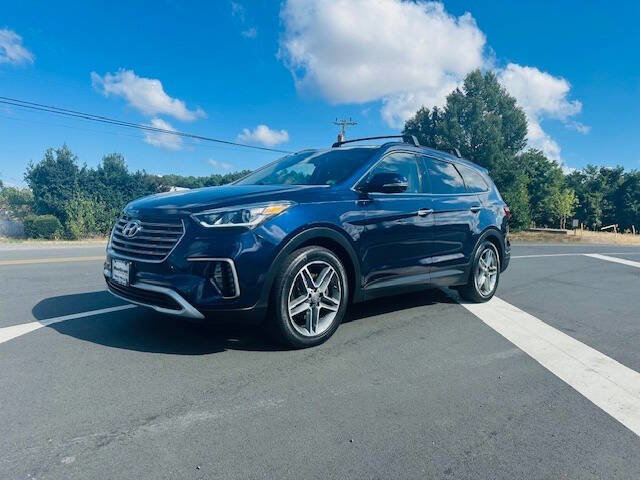 Used 2017 Hyundai Santa Fe FWD image 2
