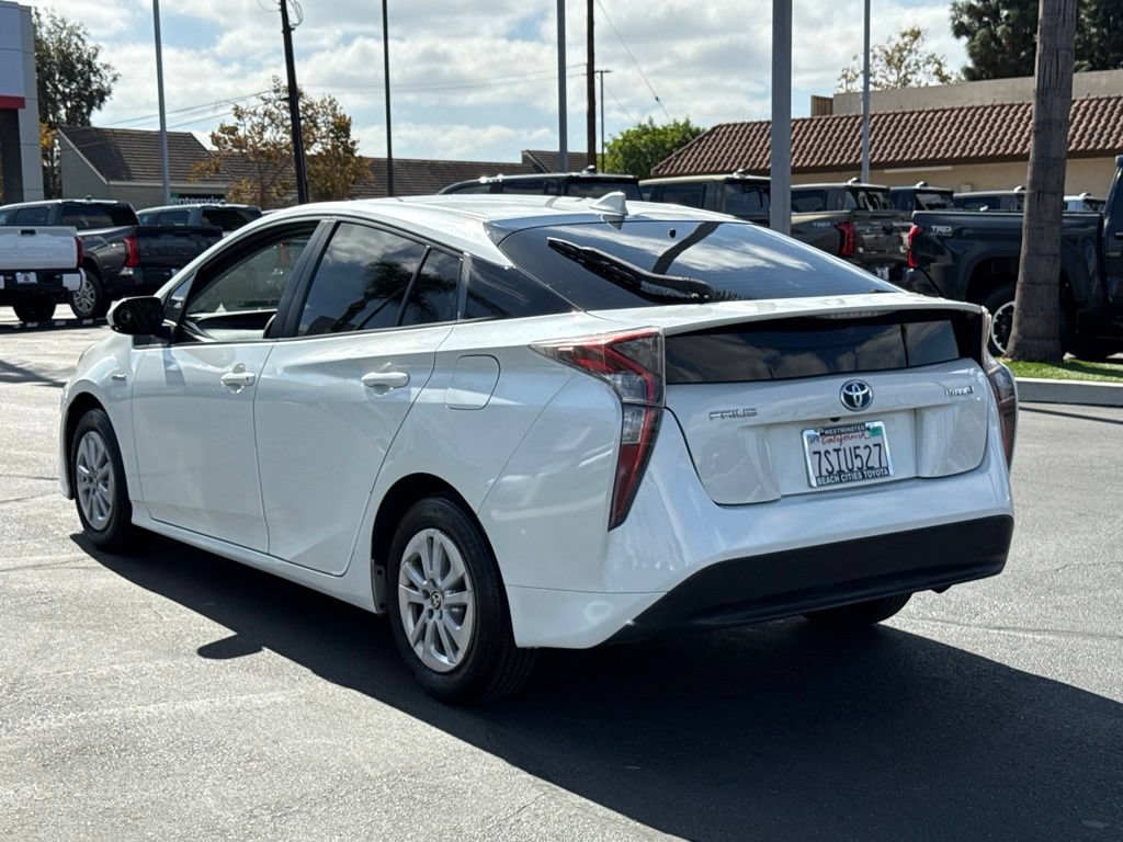 Used 2016 Toyota Prius Two w/ Preferred Accessory Package FWD image 8