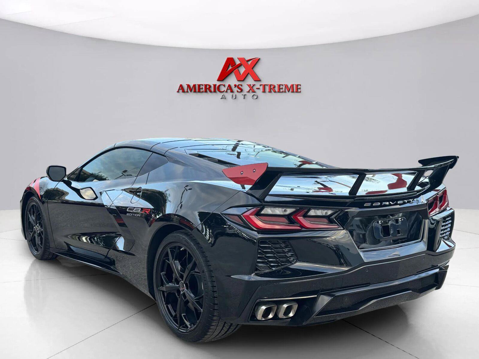 Used 2022 Chevrolet Corvette Stingray Coupe w/ 1LT RWD image 4