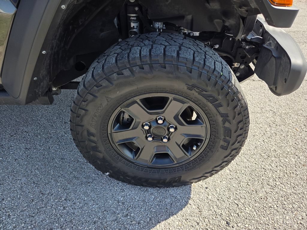 Used 2022 Jeep Gladiator Mojave w/ Trailer Tow Package AWD/4WD image 17