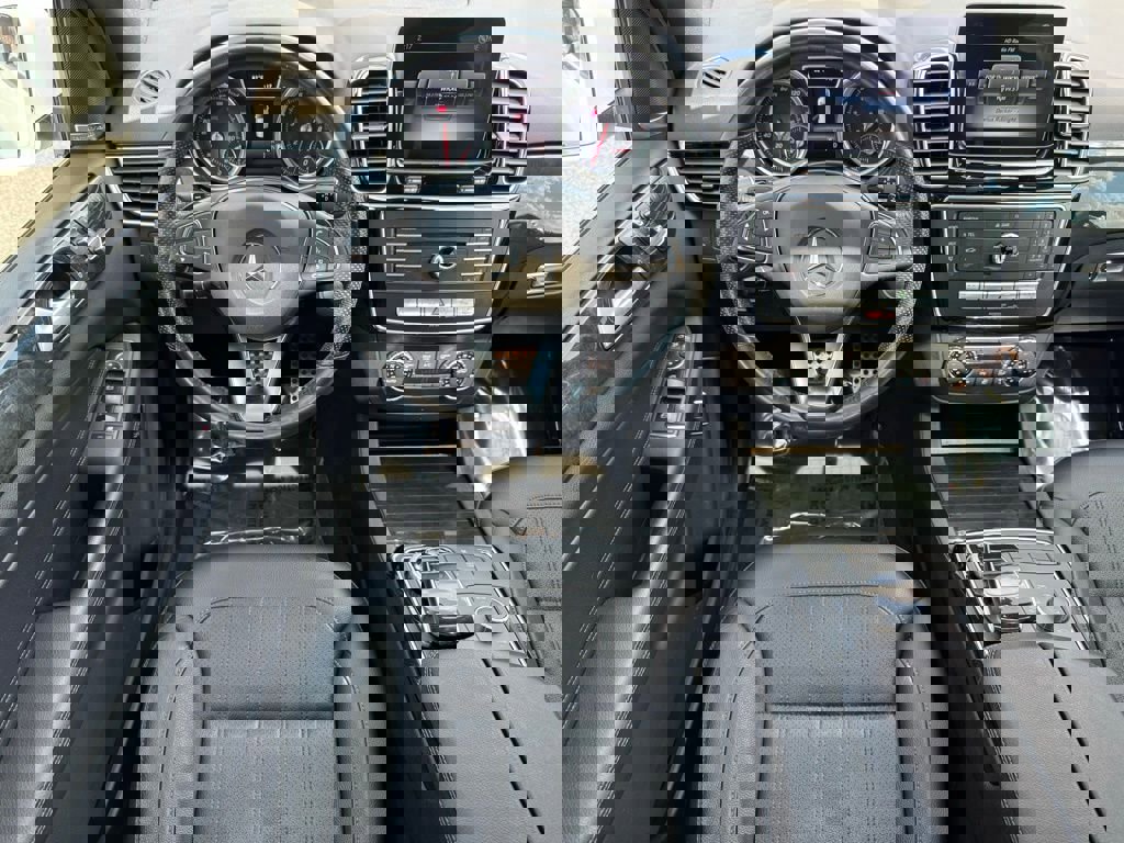 Used 2019 Mercedes-Benz GLE 400 4MATIC image 17