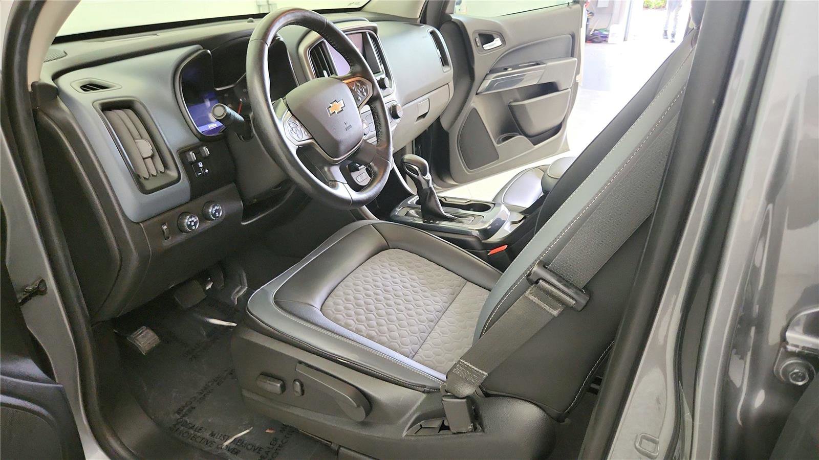 Used 2022 Chevrolet Colorado Z71 w/ Trail Boss Package AWD/4WD image 21