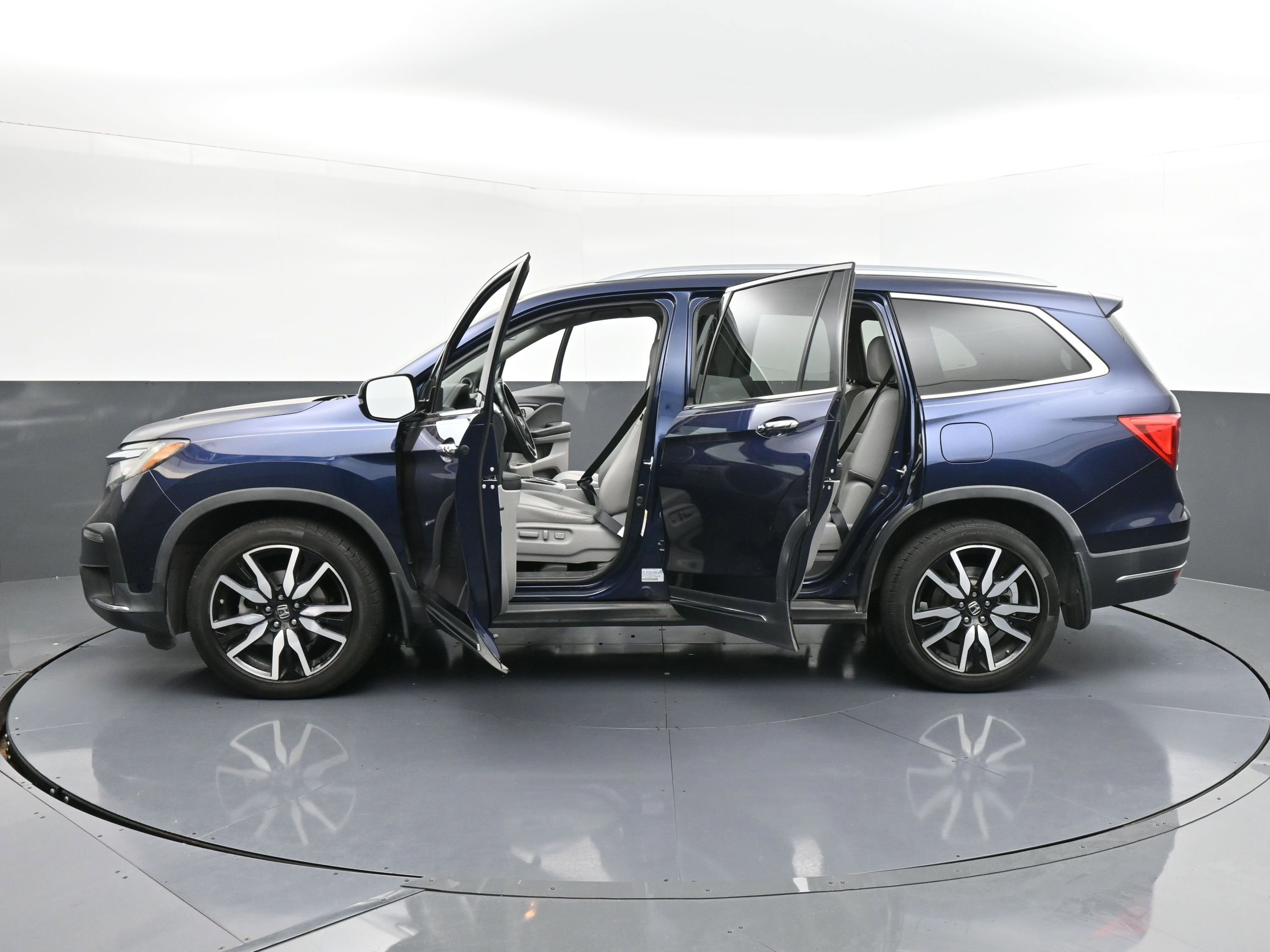 Used 2019 Honda Pilot Touring image 39
