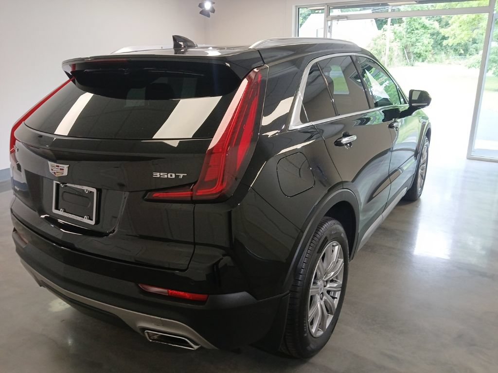 Used 2020 Cadillac XT4 Premium Luxury w/ Cold Weather Package AWD/4WD image 2