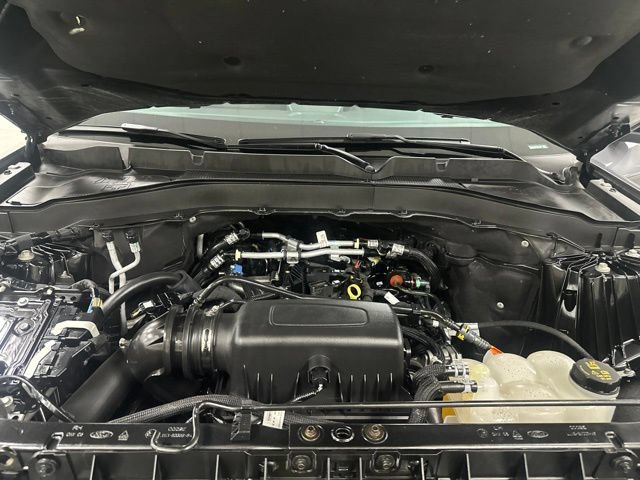 Used 2023 Ford Explorer XLT w/ Equipment Group 202A AWD/4WD image 30