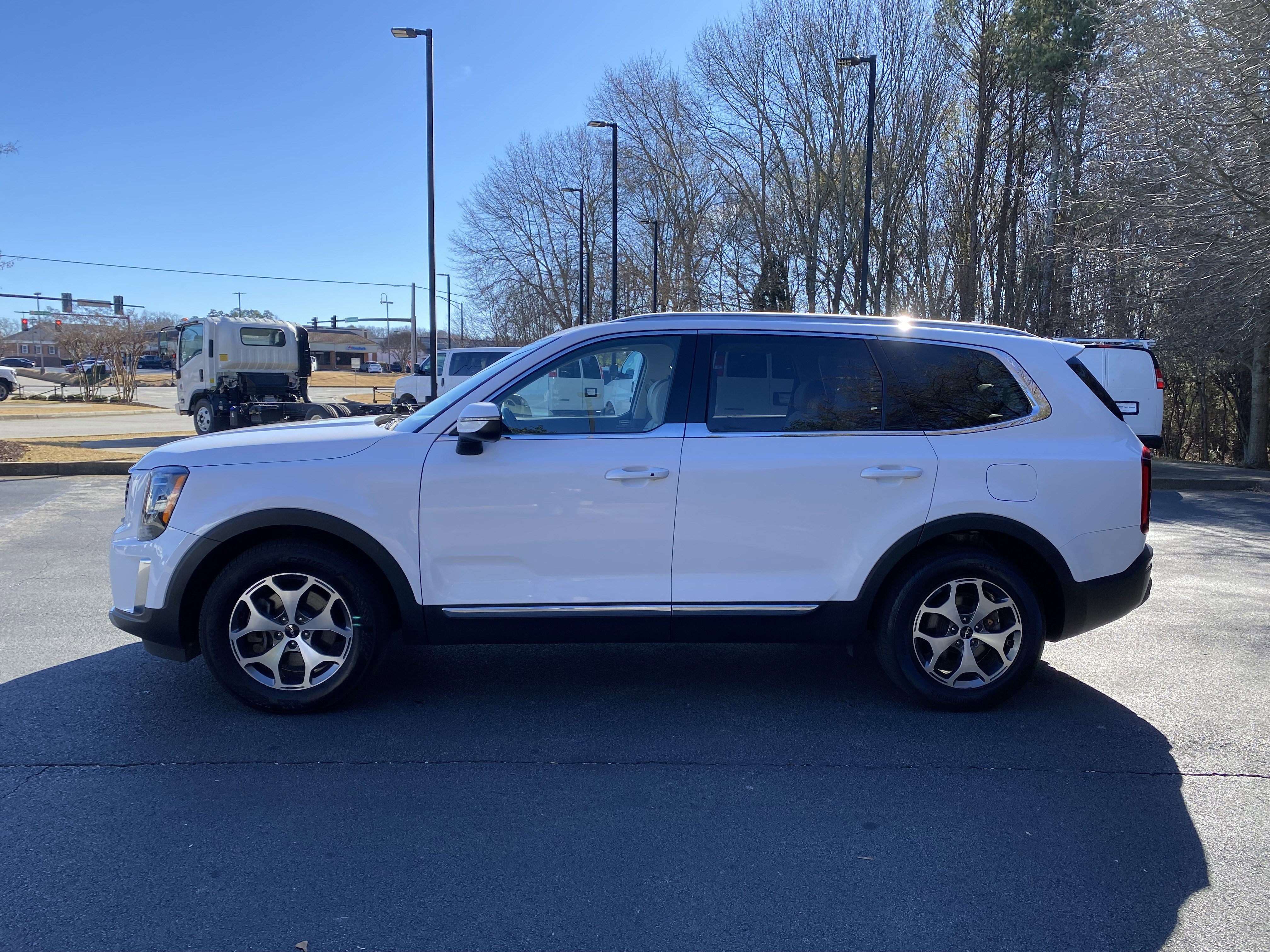 Used 2022 Kia Telluride EX image 6