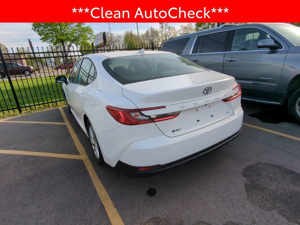 Used 2025 Toyota Camry LE image 4