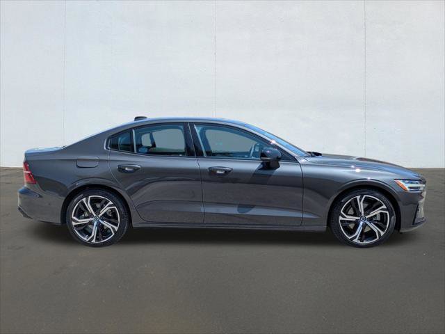 Used 2024 Volvo S60 B5 Plus w/ Climate Package AWD/4WD image 6