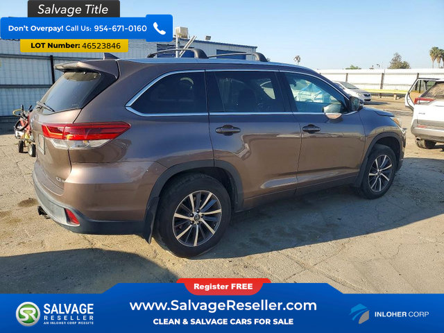 Used 2017 Toyota Highlander XLE w/ Carpet Mat Package AWD/4WD image 4
