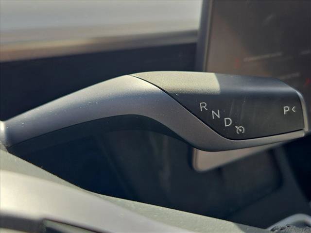 Used 2024 Tesla Model Y 2WD image 11