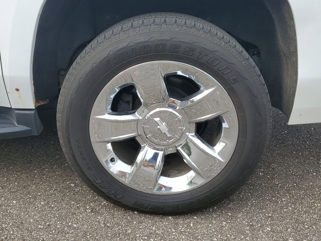 Used 2018 Chevrolet Suburban LT AWD/4WD image 6