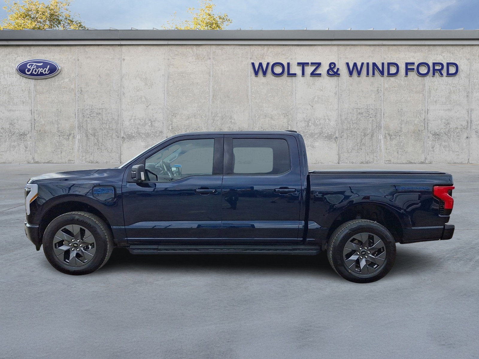 Used 2025 Ford F150 Lightning Flash image 5