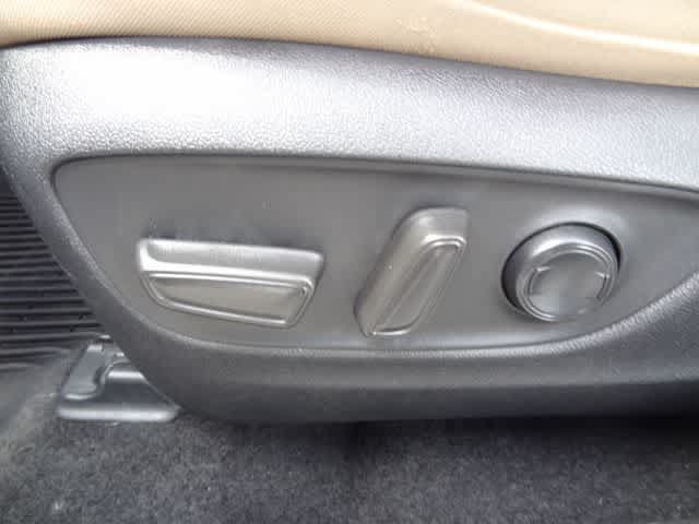 Used 2024 Toyota RAV4 XLE w/ Convenience Package AWD/4WD image 7