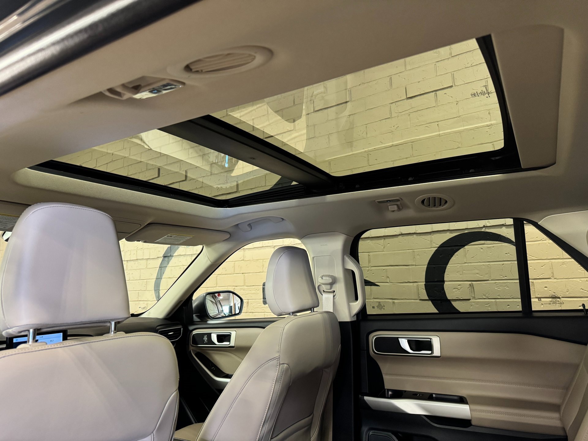 Used 2023 Ford Explorer XLT w/ Equipment Group 202A image 18