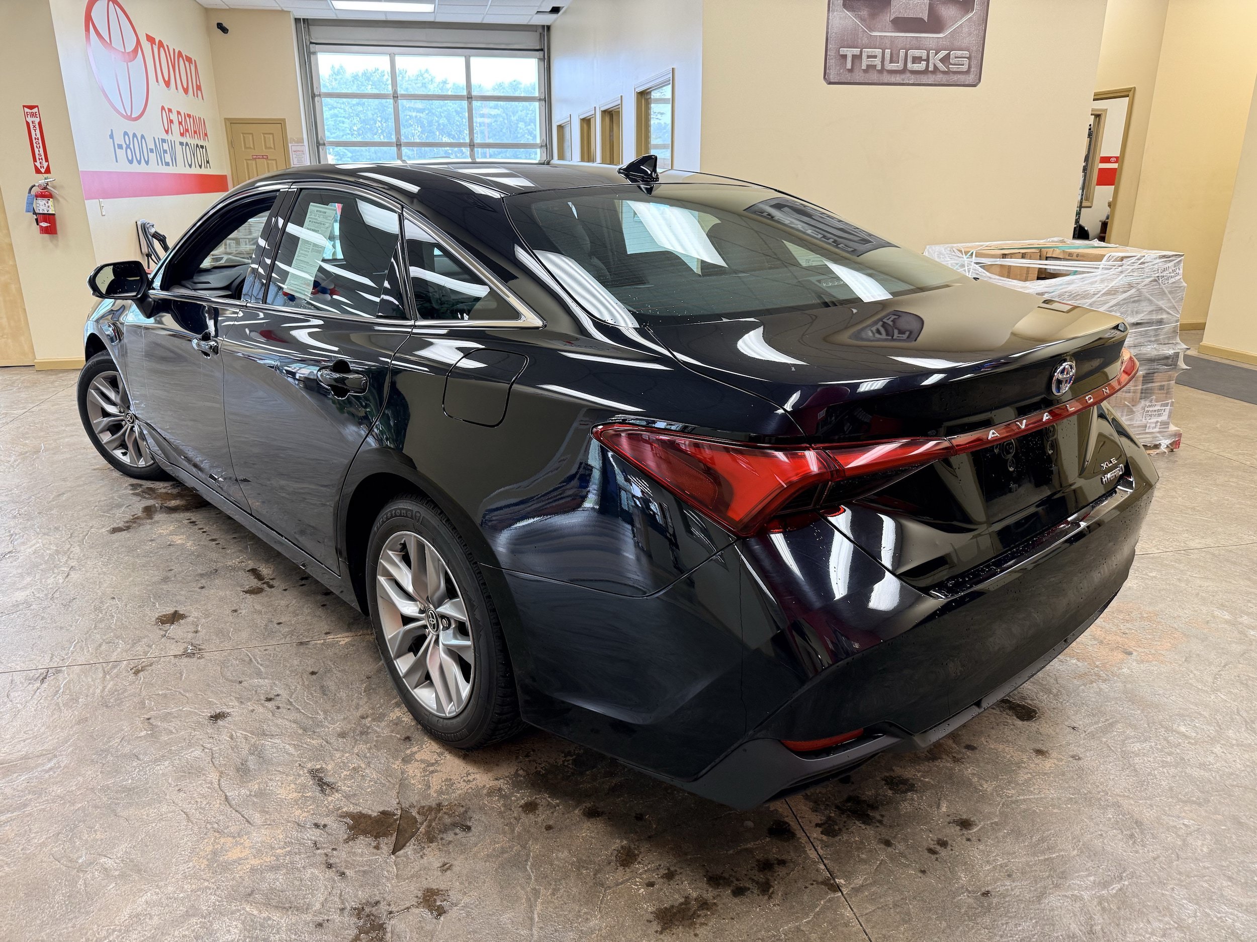 Used 2022 Toyota Avalon XLE w/ Moonroof Package FWD image 8