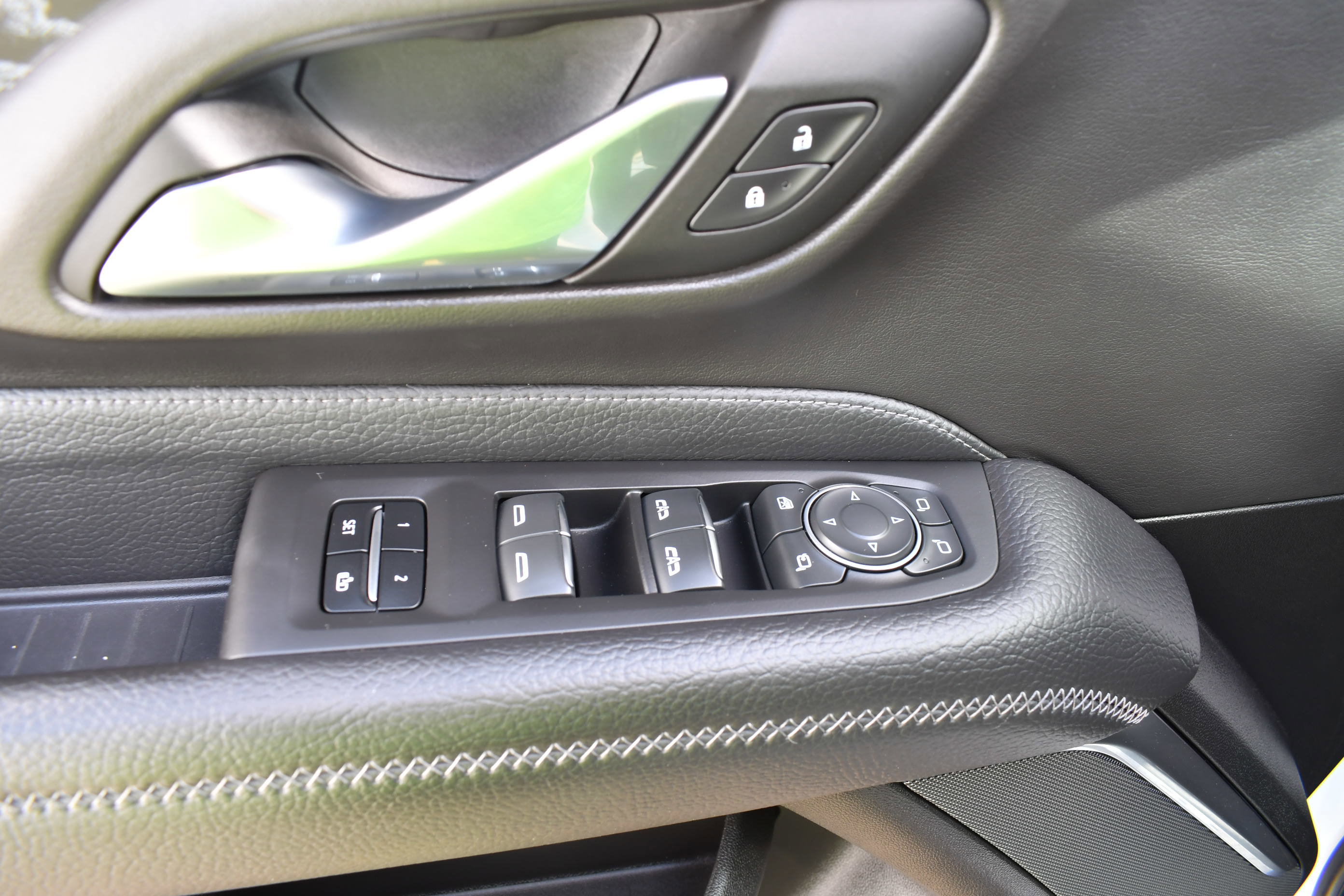 Used 2023 GMC Yukon Denali image 13