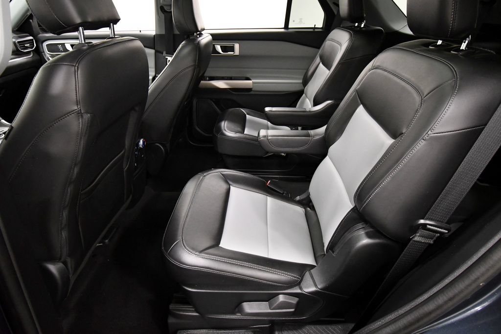 Used 2023 Ford Explorer XLT w/ Equipment Group 202A AWD/4WD image 15