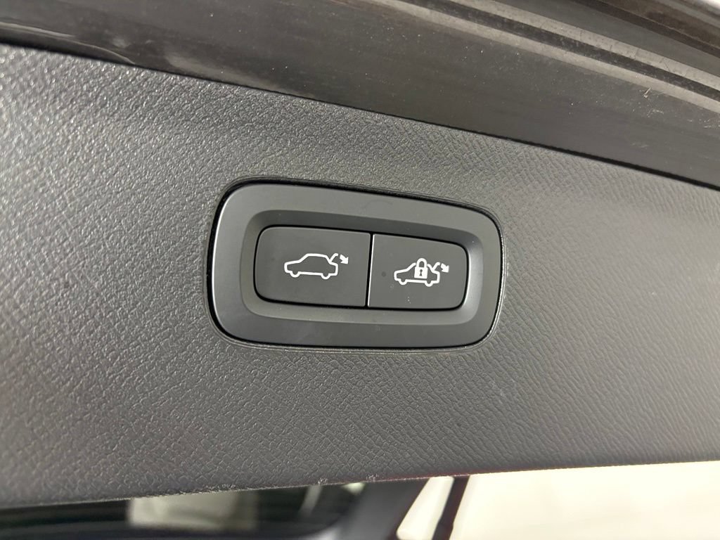 Used 2023 Volvo XC90 B6 Plus w/ Protection Package Premier AWD/4WD image 37