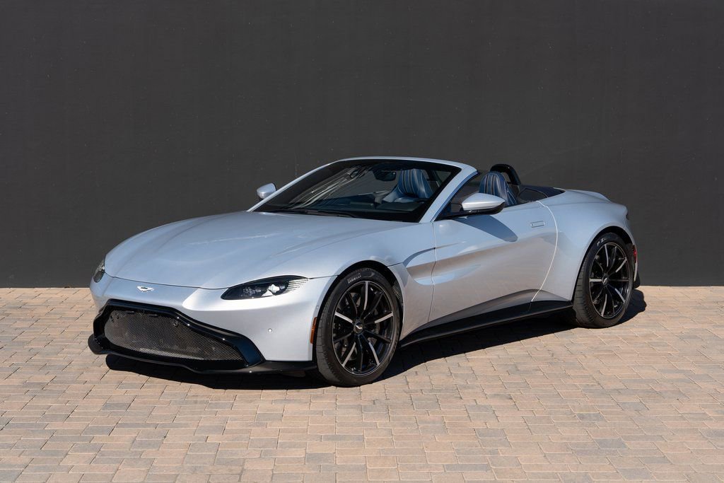 Used 2023 Aston Martin V8 Vantage Roadster RWD image 4