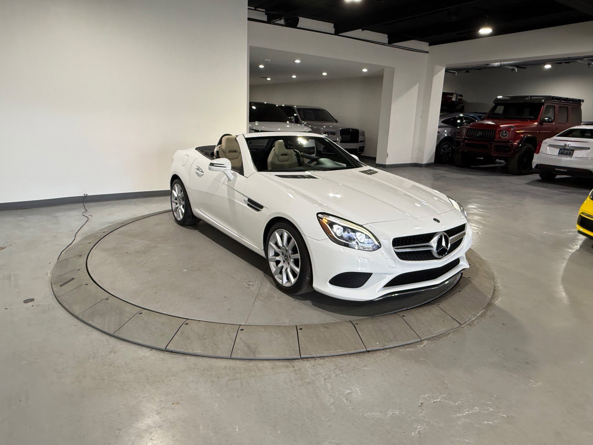 Used 2017 Mercedes-Benz SLC 300 w/ Premium 2 Package image 5